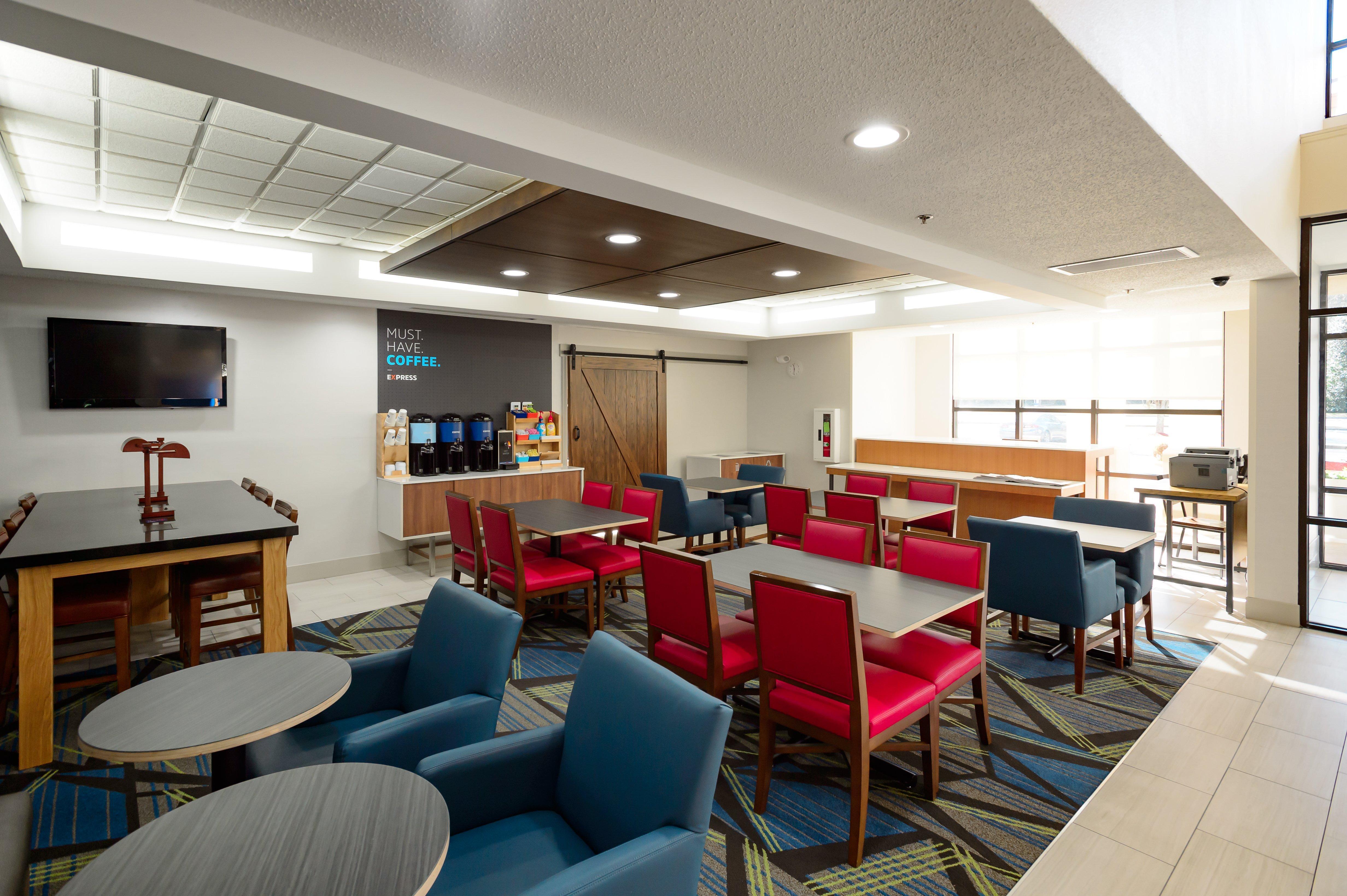 Holiday Inn Express Hillsborough-Durham Area By Ihg Экстерьер фото