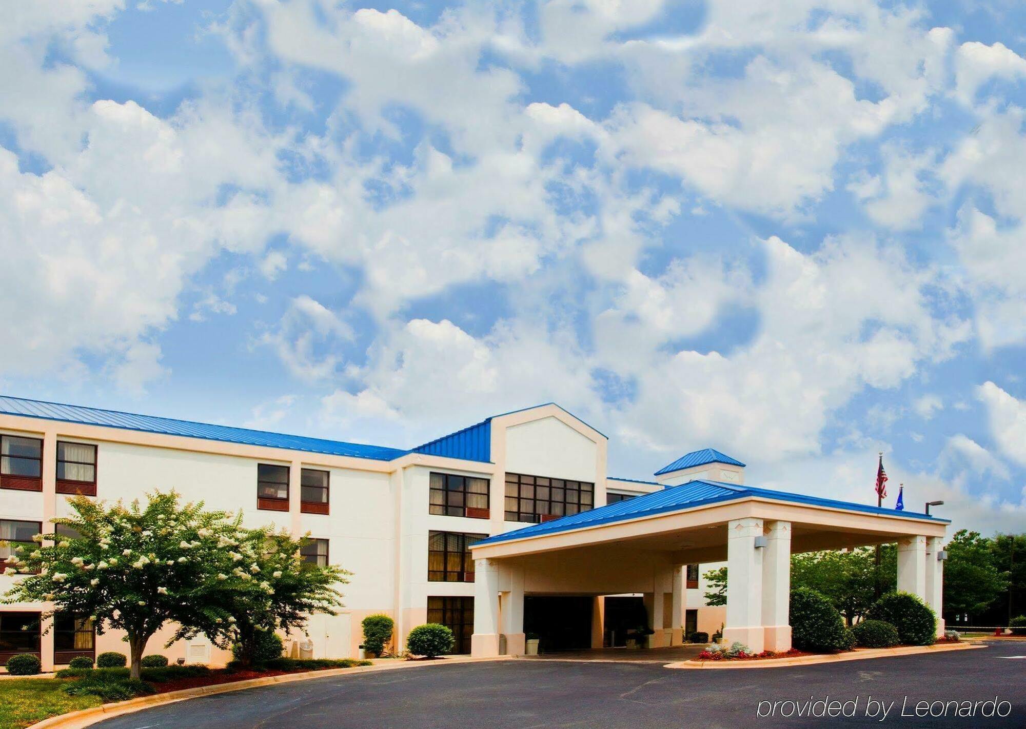 Holiday Inn Express Hillsborough-Durham Area By Ihg Экстерьер фото