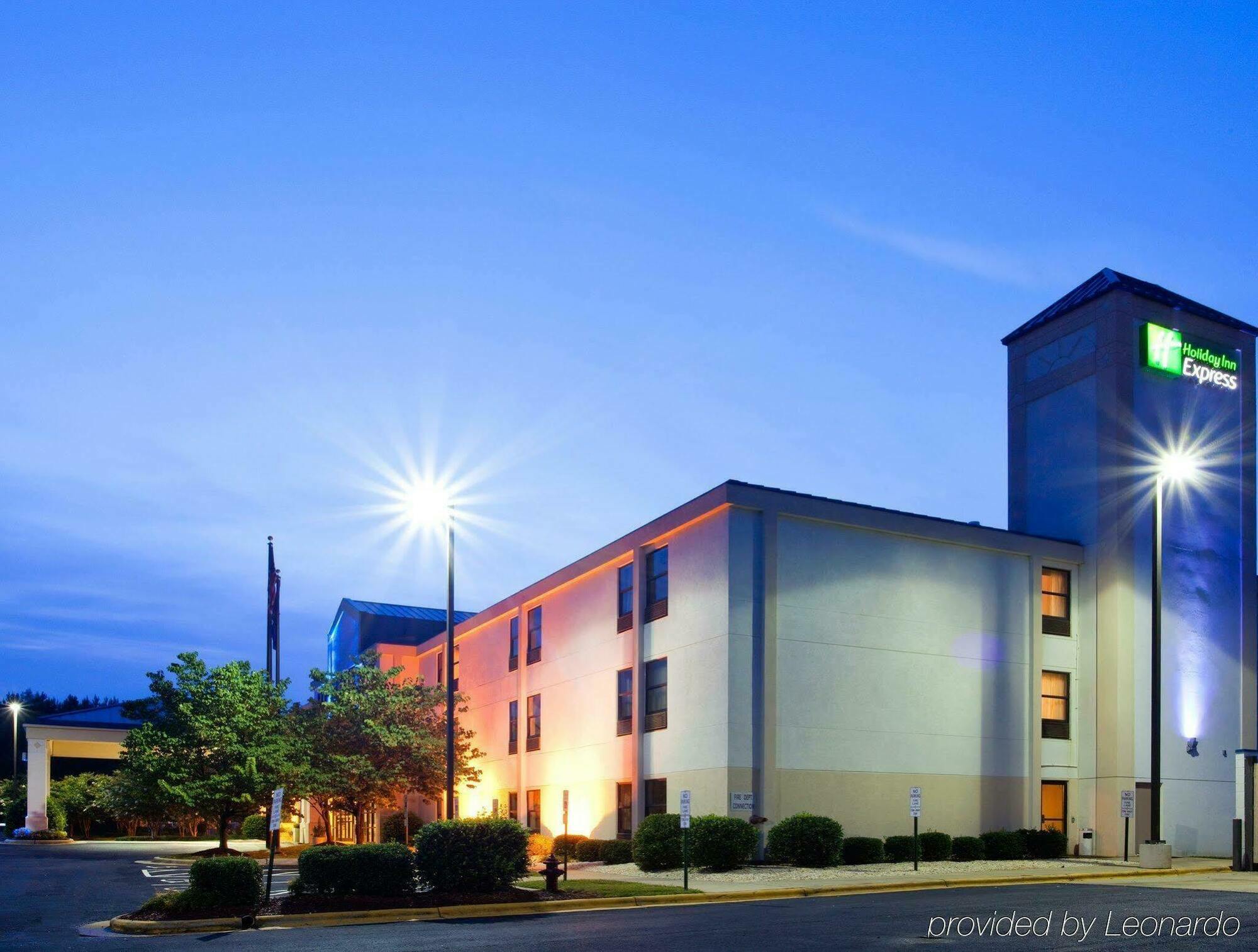 Holiday Inn Express Hillsborough-Durham Area By Ihg Экстерьер фото