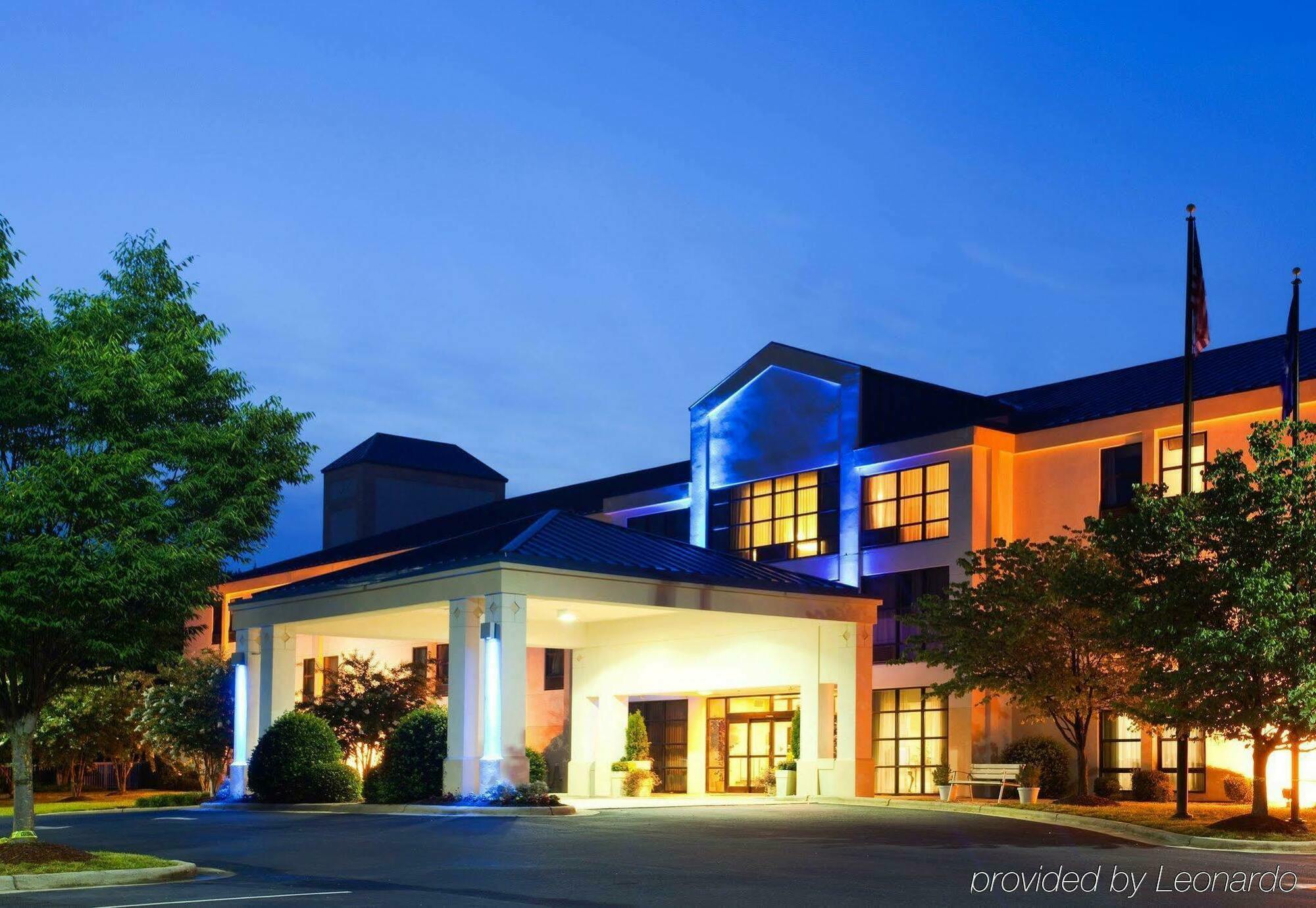 Holiday Inn Express Hillsborough-Durham Area By Ihg Экстерьер фото
