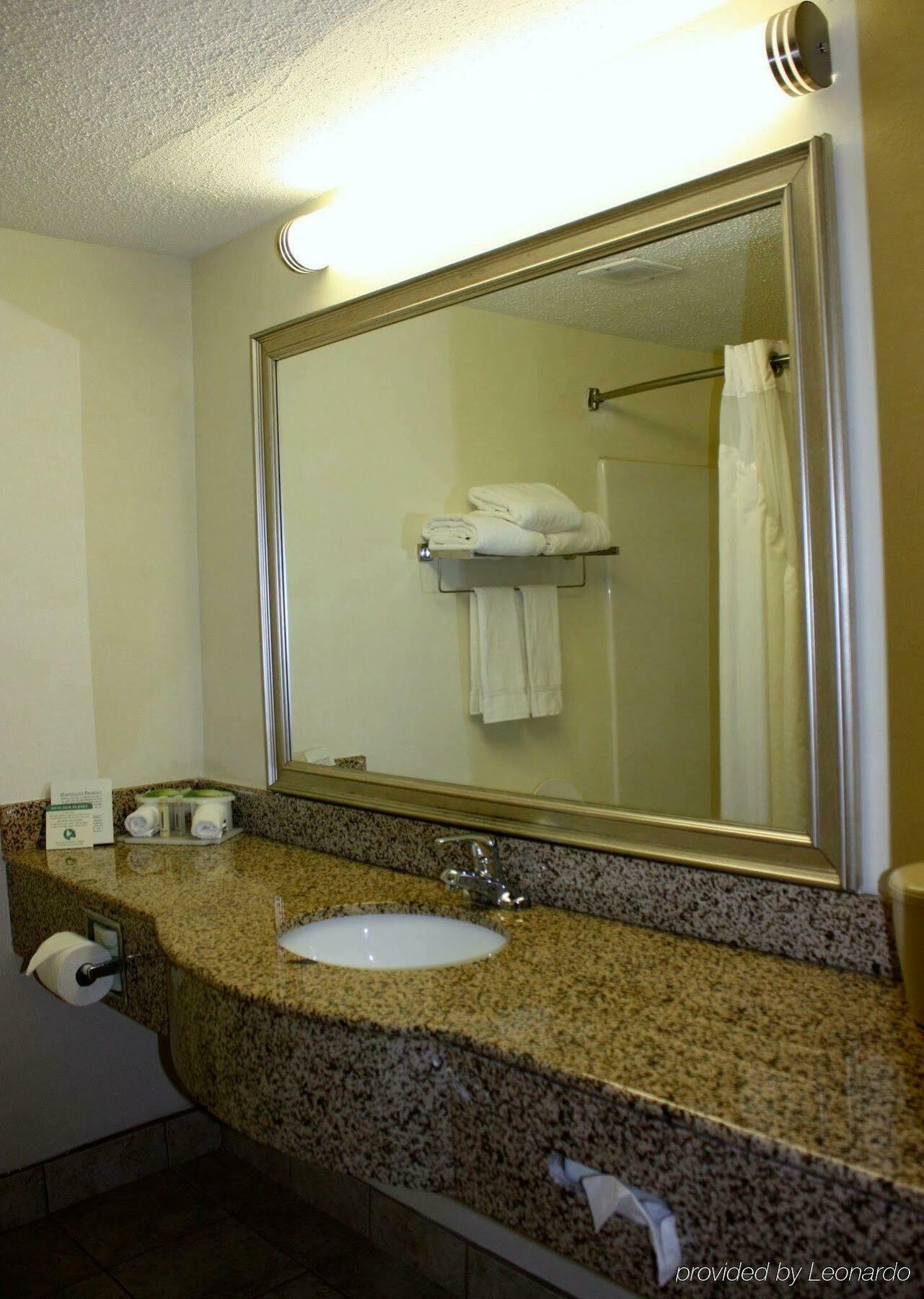 Holiday Inn Express Hillsborough-Durham Area By Ihg Экстерьер фото