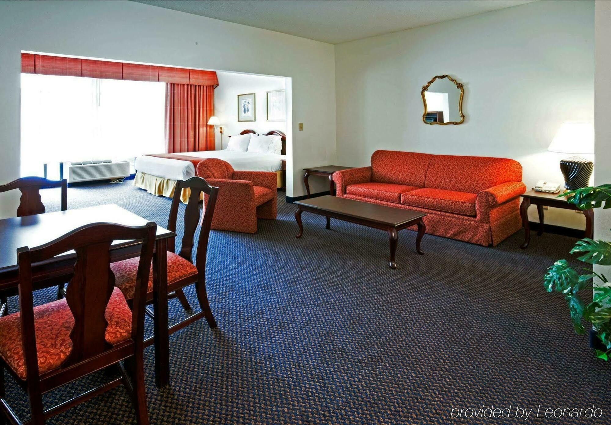 Holiday Inn Express Hillsborough-Durham Area By Ihg Экстерьер фото
