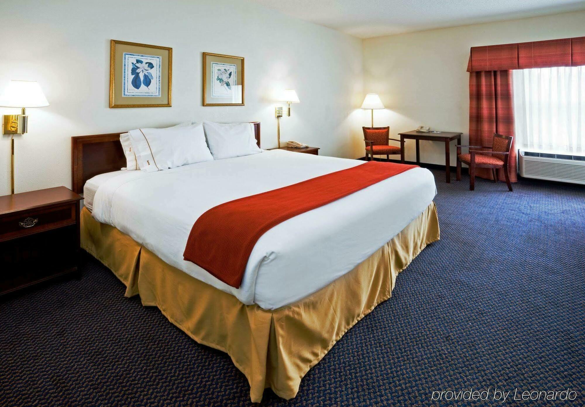 Holiday Inn Express Hillsborough-Durham Area By Ihg Экстерьер фото