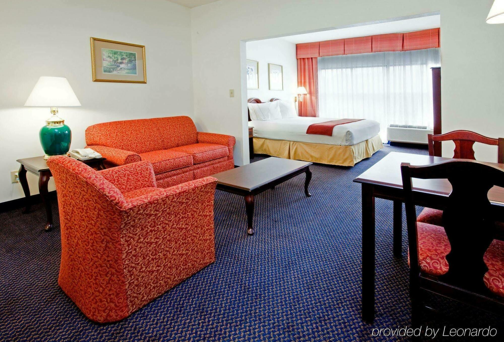 Holiday Inn Express Hillsborough-Durham Area By Ihg Экстерьер фото