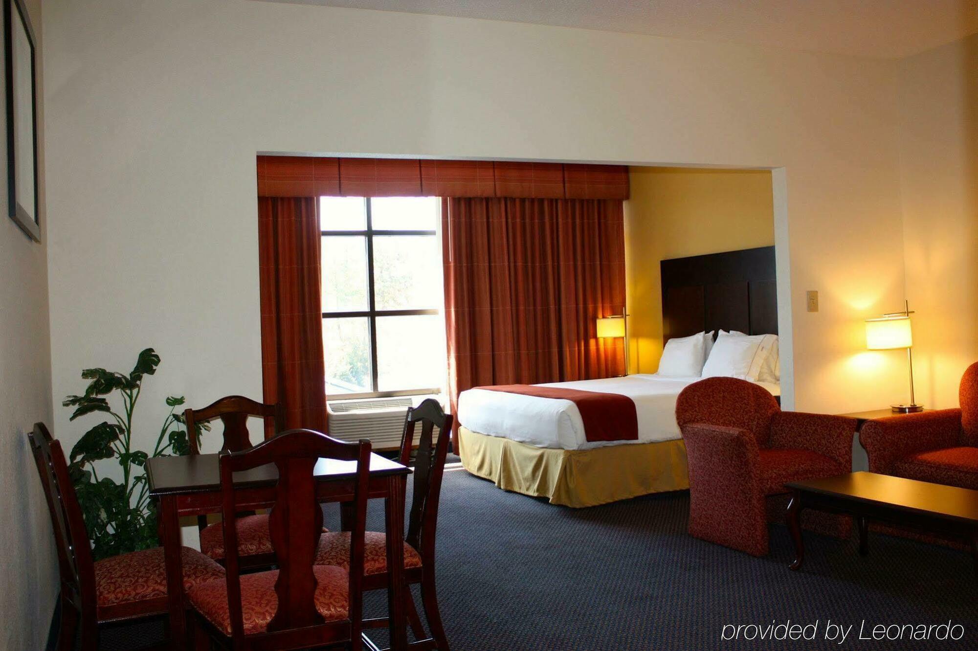 Holiday Inn Express Hillsborough-Durham Area By Ihg Экстерьер фото