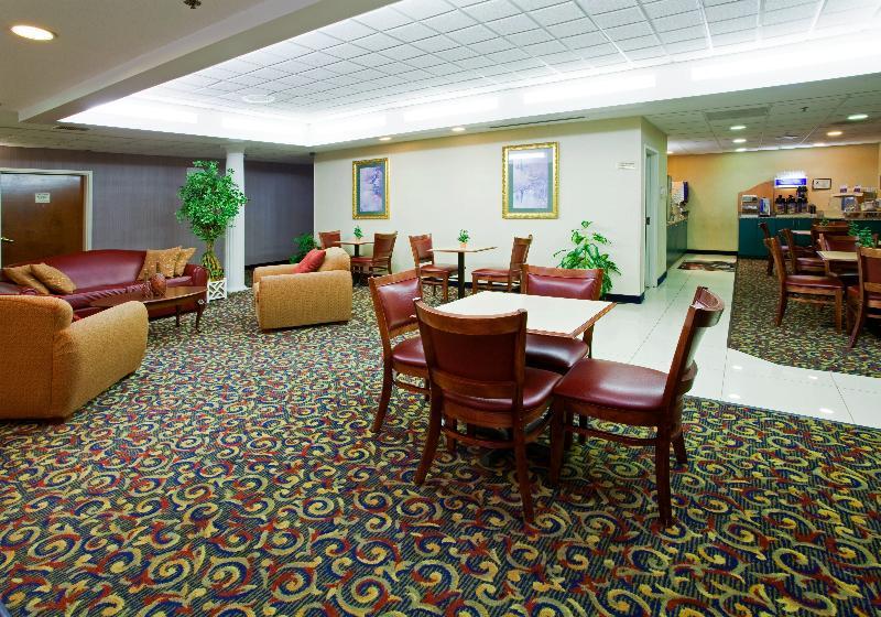 Holiday Inn Express Hillsborough-Durham Area By Ihg Экстерьер фото